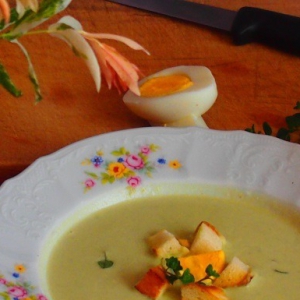 Кабачковый суп с луком-пореем