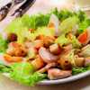 Рестораны, кафе, бары: Салат цезарь с курицей и оливками