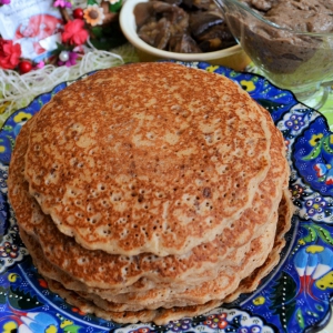 Соль - Блины гречневые с соусом и грибами