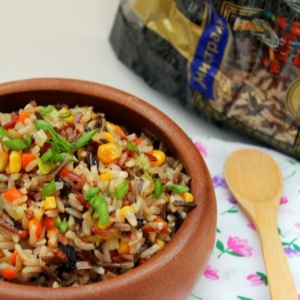 Рецепты - Цветной рис жареный с овощами