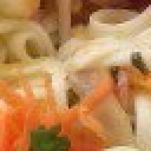 Лук-шалот - Домашняя лапша с овощами и домашним соусом