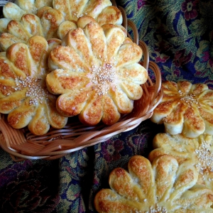 Домашняя кухня - Дрожжевые булочки с кокосовой начинкой