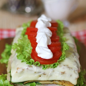 Салат - Горячий бутербродный торт