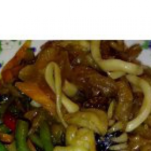 Перец черный - Грибы тремелла и морепродукты, жаренные с овощами по-китайски