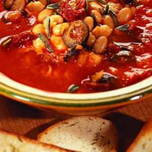 Овощные супы - Итальянский томатный суп с гренками