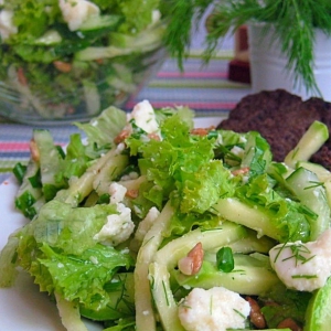 Огурец - Кабачковый салат с адыгейским сыром