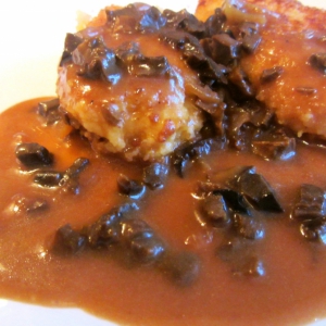 Рецепты eвропейской кухни - Картофельные котлеты с грибным соусом