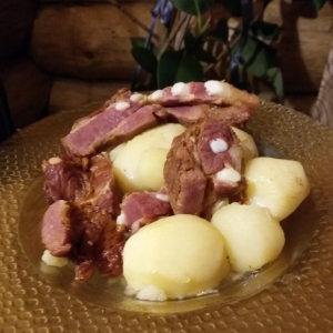 Масло сливочное - Копченые кости с картофелем