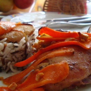 Пользователи - Курица в соевом соусе с яблоком и морковью