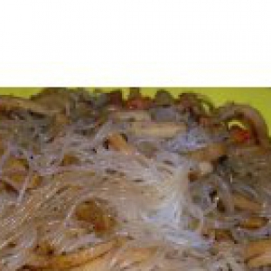 Рецепты - Лапша с креветками и кальмарами