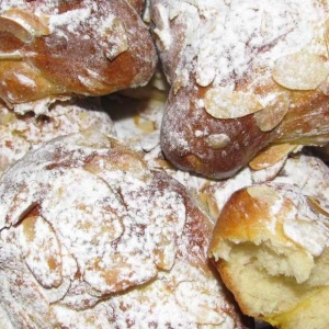 Лимонные крендельки с миндалем