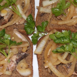 Рецепты - Маринованный лук для бутербродов