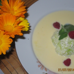 Мята - Молочный суп-крем с кабачком и ореховой стружкой