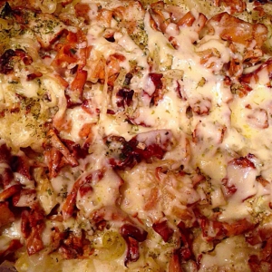 Моцарелла - Молодая картошка с лисичками под сырной корочкой