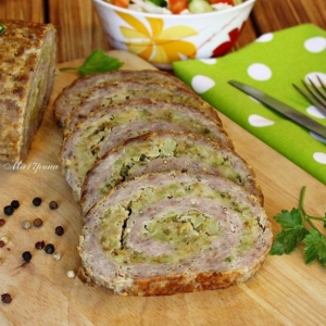 Домашняя кухня - Овощи - Мясной рулет с начинкой из брокколи