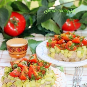 Перец черный - Мясной салат с кабачком и соусом Летний