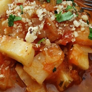 Рецепты - Овощное рагу Сельдерейные палочки с помидорами