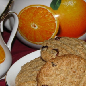 Рецепты - Овсяное печенье с изюмом и орехами