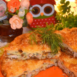Салат романо - Пирог-сметанник с курицей и грибами