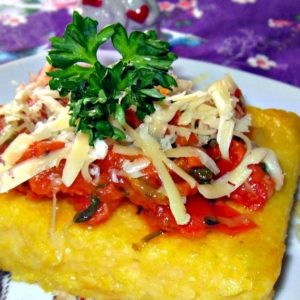 Рецепты итальянской кухни - Полента с соусом из помидор