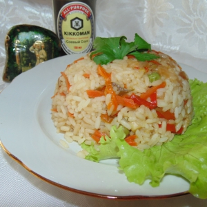Рис с соевым соусом и овощами