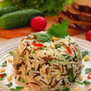 Петрушка - Рис с зеленью и кедровыми орешками