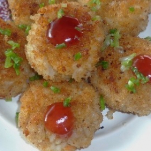 Морковь - Рисовые биточки под клюквенным соусом