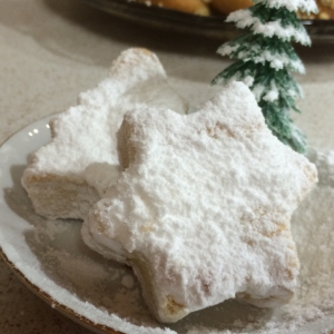 Рецепты греческой кухни - Рождественское миндальное печенье Курабьедес