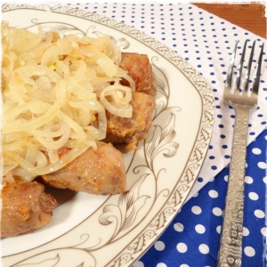 Рецепты польской кухни - Рулетики из свинины с пряной начинкой из феты