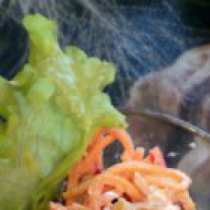 Салат из корейской морковки, мяса и шампиньонов