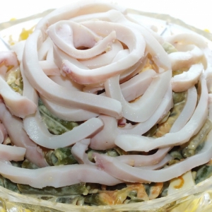 Салаты из морепродуктов - Салат с кальмарами