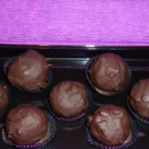 Клюква - Шоколадные конфеты с орехами и сухофруктами