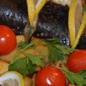 Рыба - Сом, запеченный с картофелем