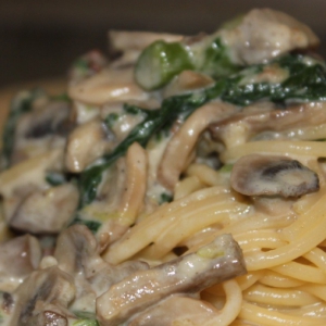 Спаржа - Спагетти с грибами, спаржей и шпинатом