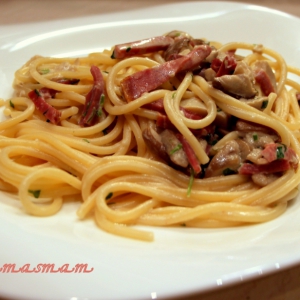 Рецепты средиземноморской кухни - Спагетти с пармской ветчиной и грибами