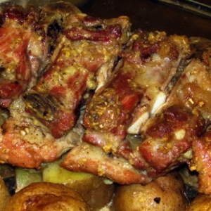 Рецепты - Свиные ребрышки с картошкой