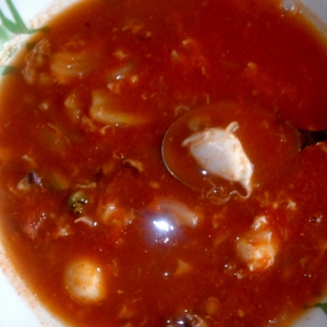 Морепродукты - Томатный суп с морским коктейлем
