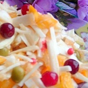Клюква - Витаминный салат под клюквой