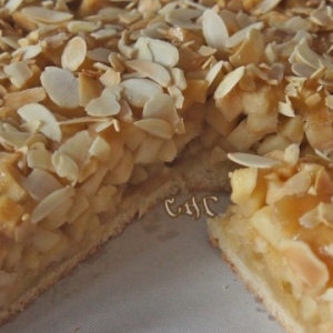 Рецепты - Яблочный пирог с миндалем
