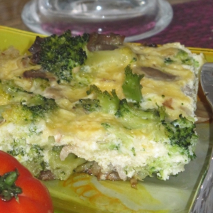 Рецепты детской кухни - Овощи - Запеканка с брокколи и шампиньонами