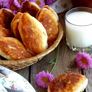 Жареные пирожки с ливером и картофелем