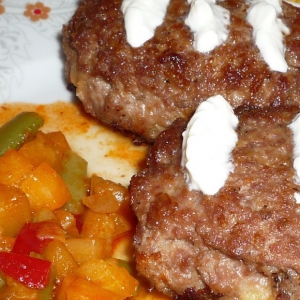 Рецепты детской кухни - Мясо - Зразы мясные с картофельной начинкой