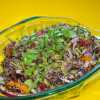 Посуда и утварь: Салат из киноа с фасолью и красным луком