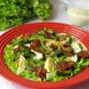 Полезные советы: Салат с копчёной скумбрией и авокадо