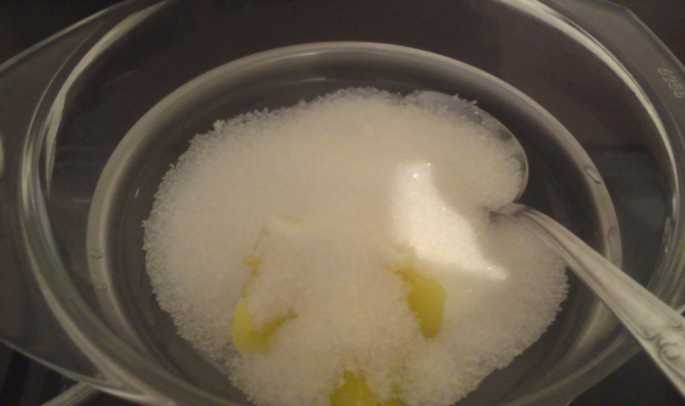 Медовый торт рецепт на водяной бане. Рецепт сахарных сод. Сахар на водяной бане
